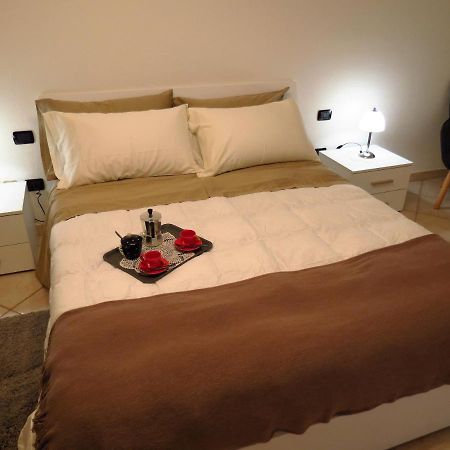 Lo Gnomo Sotto Al Glicine Apartment ชาตีญอน ภายนอก รูปภาพ