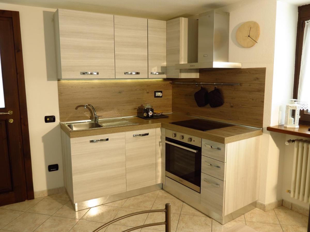 Lo Gnomo Sotto Al Glicine Apartment ชาตีญอน ภายนอก รูปภาพ