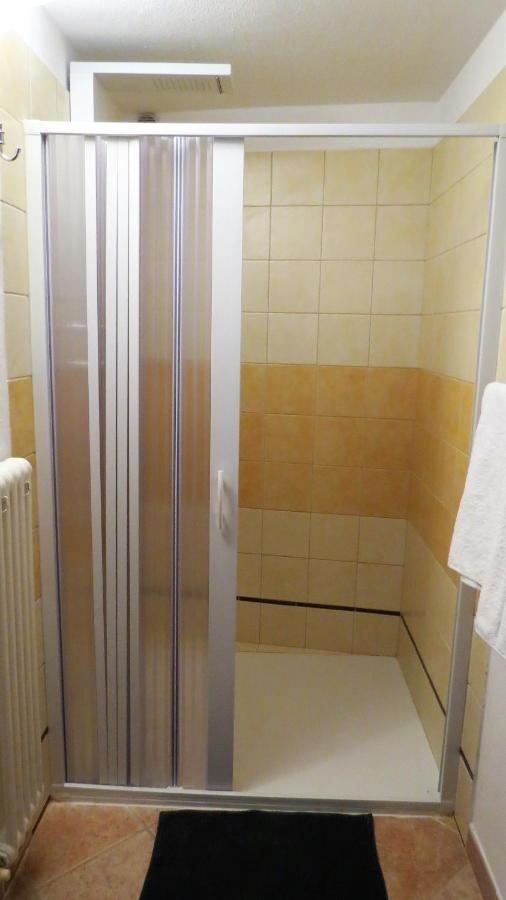 Lo Gnomo Sotto Al Glicine Apartment ชาตีญอน ภายนอก รูปภาพ