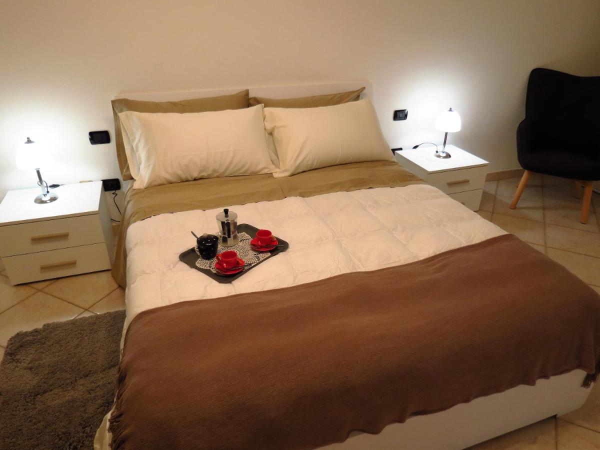 Lo Gnomo Sotto Al Glicine Apartment ชาตีญอน ภายนอก รูปภาพ