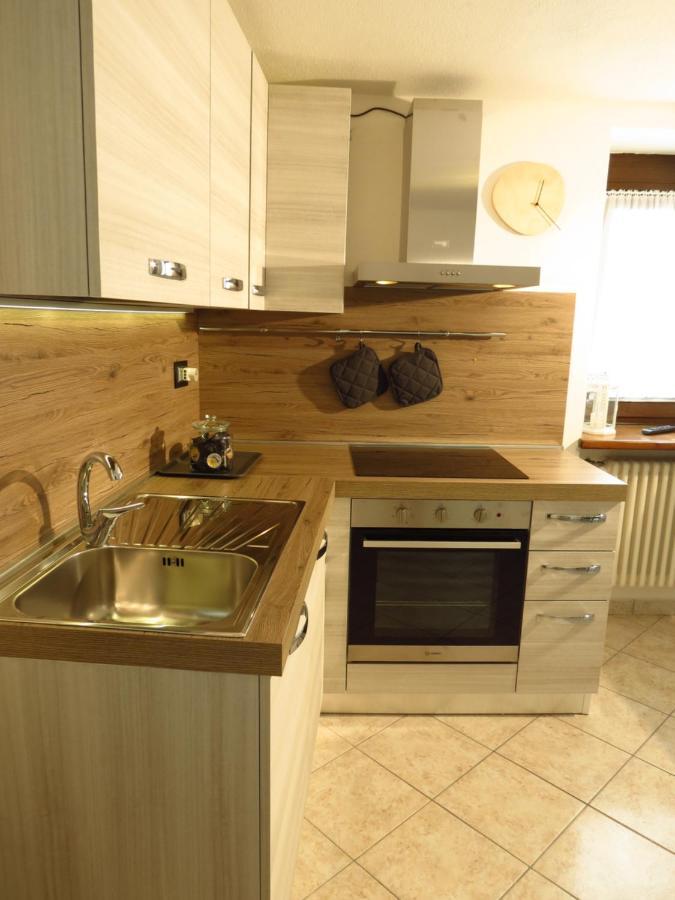 Lo Gnomo Sotto Al Glicine Apartment ชาตีญอน ภายนอก รูปภาพ