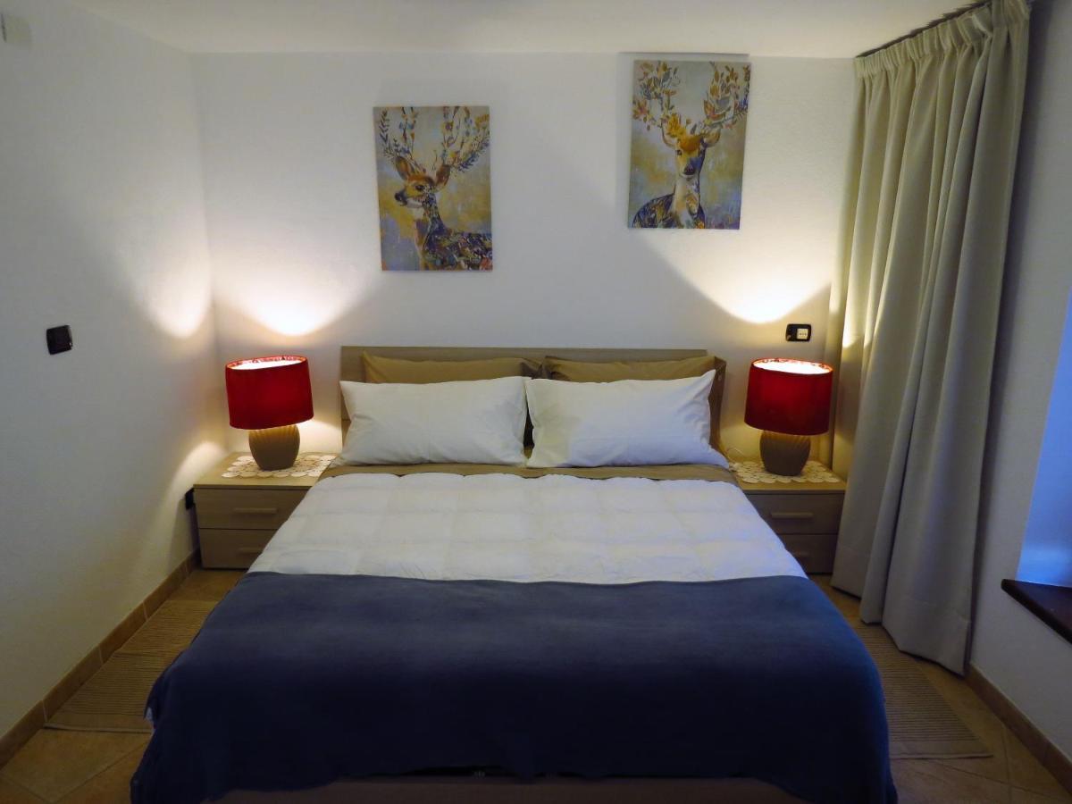 Lo Gnomo Sotto Al Glicine Apartment ชาตีญอน ภายนอก รูปภาพ